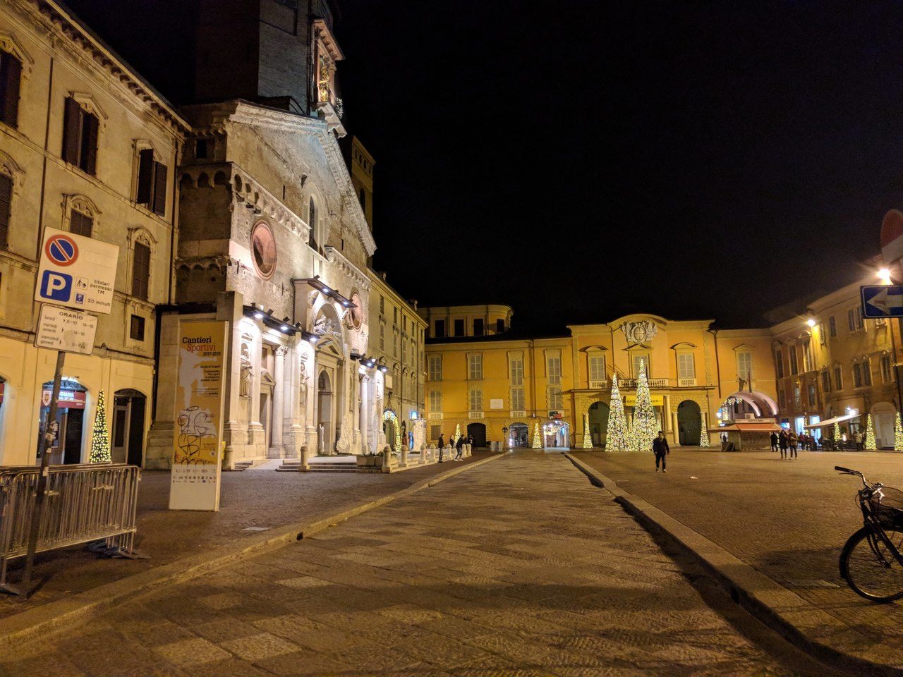 157. Piazza del Monte, 5, 42121 Reggio Emilia RE, Italia | Italia 2018 | © LucianoFantuzzi.com, 2020